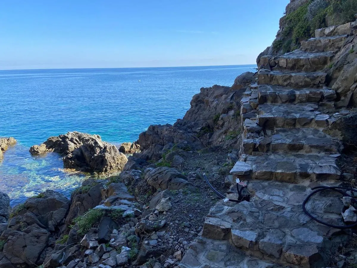 Villa Mare - Suspended Over The Sea Lipari  Italien