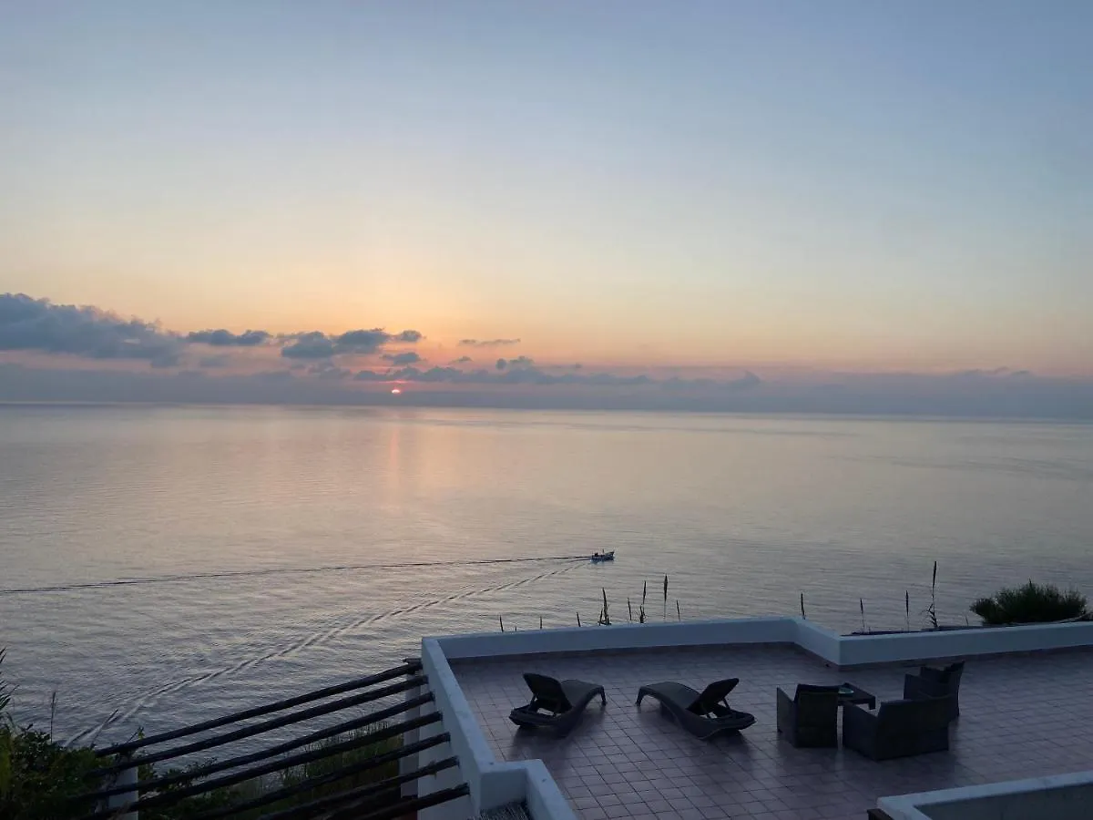 Villa Mare - Suspended Over The Sea Lipari  0*, Lipari (Isola Lipari) Italien